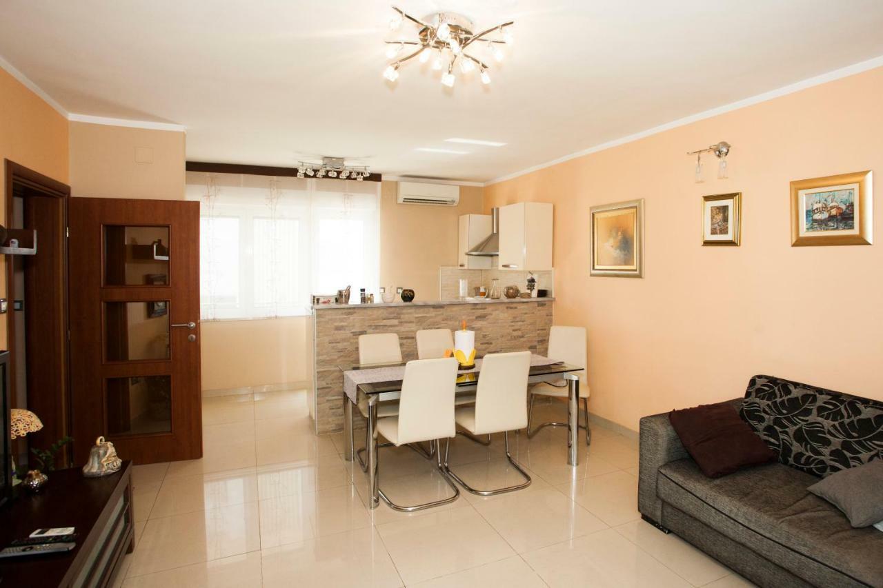 Apartment Dolores Split Bagian luar foto