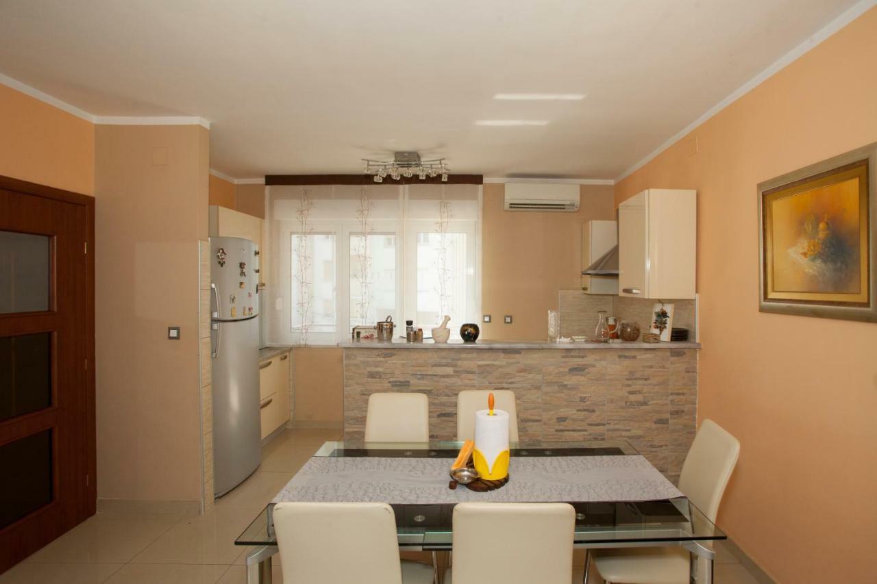 Apartment Dolores Split Bagian luar foto