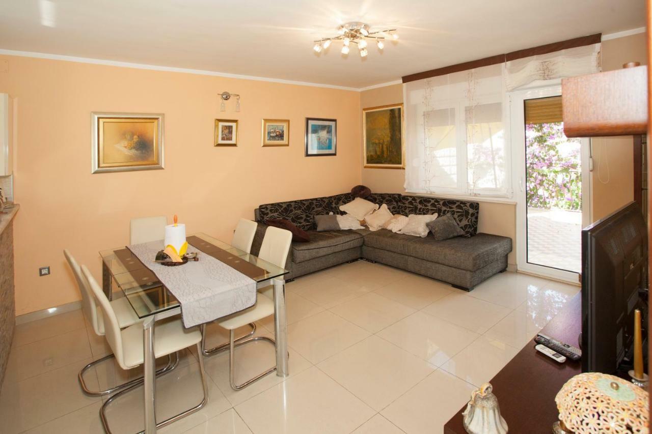 Apartment Dolores Split Bagian luar foto
